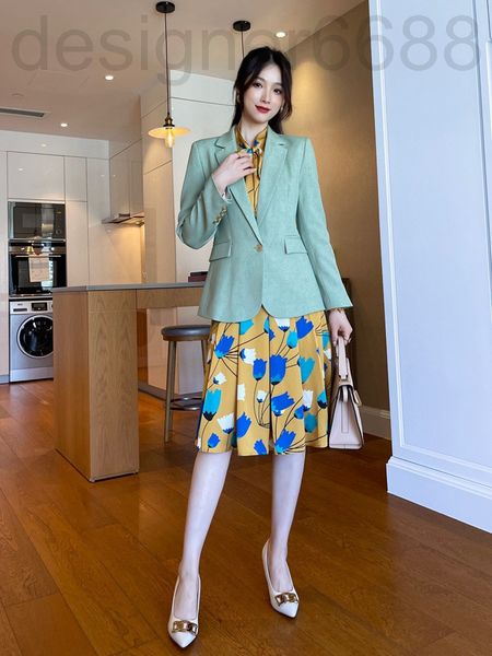 women's tracksuits designer autumn clothes in women's fashion temperament, foreign style, thin, professional small fragrance suit,, Gray
women's tracksuits designer autumn clothes in women's fashion temperament, foreign style, thin, professional small fragrance suit,, Gray