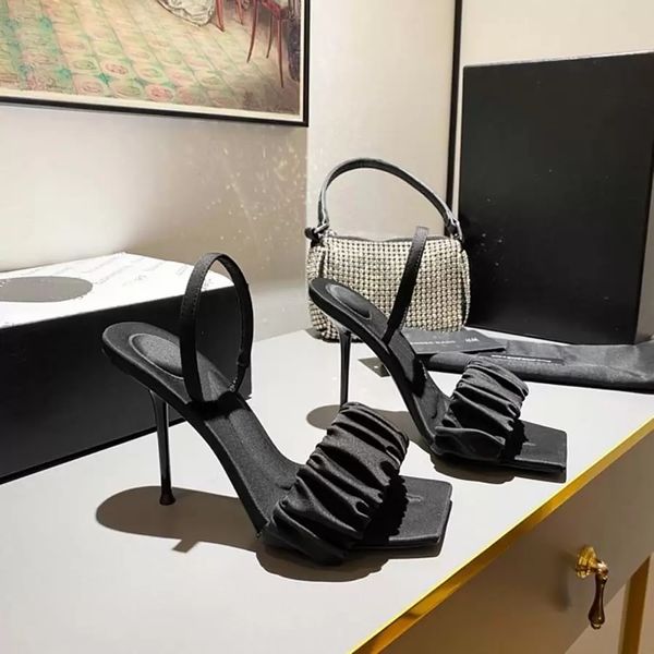 fashion women high heels sandals selling slippers woman slipper shoes thick sole slides sandal size 35-39, Black
fashion women high heels sandals selling slippers woman slipper shoes thick sole slides sandal size 35-39, Black