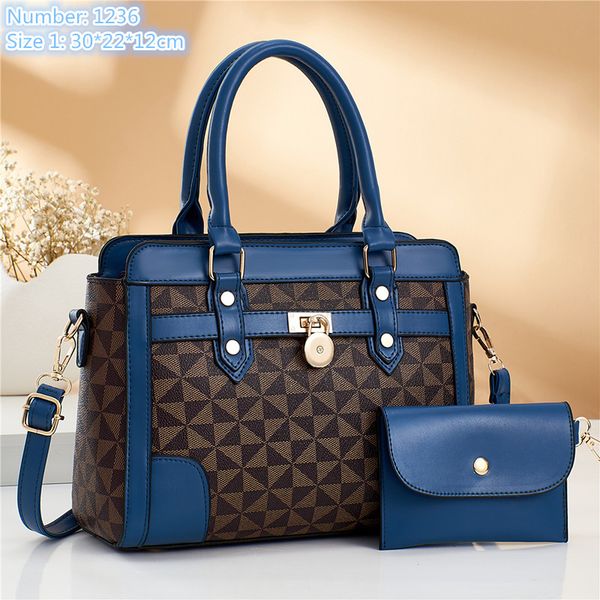 Wholesale ladies leather shoulder bags elegant color matching retro plaid handbag street trend snake tote bag large capacity embossed stone backpack, Pink1-1236
Wholesale ladies leather shoulder bags elegant color matching retro plaid handbag street trend snake tote bag large capacity embossed stone backpack, Pink1-1236