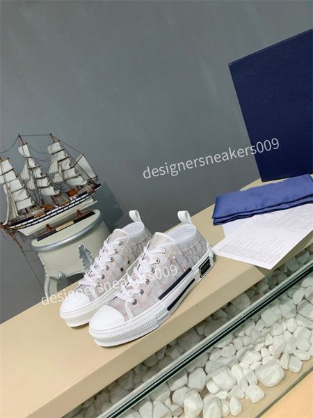 17fw pairs triple s clear sole mens women casual shoes fashion crystal bottom all white black pink rainbow sports outdoor old dad shoe rx211
17fw pairs triple s clear sole mens women casual shoes fashion crystal bottom all white black pink rainbow sports outdoor old dad shoe rx211