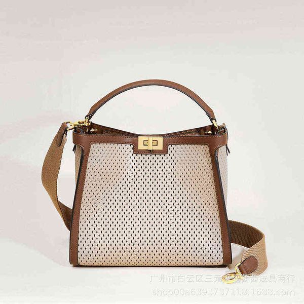 autumn and winter fashion hollow out color contrast versatile large capacity one shoulder slant straddle portable leather women's
autumn and winter fashion hollow out color contrast versatile large capacity one shoulder slant straddle portable leather women's