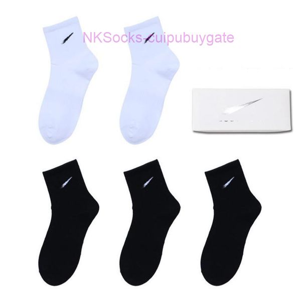 men's classic fashion socks gift box stockings hook brand black white gray medium tube sports cotton sweat absorbing sock men women lux
men's classic fashion socks gift box stockings hook brand black white gray medium tube sports cotton sweat absorbing sock men women lux