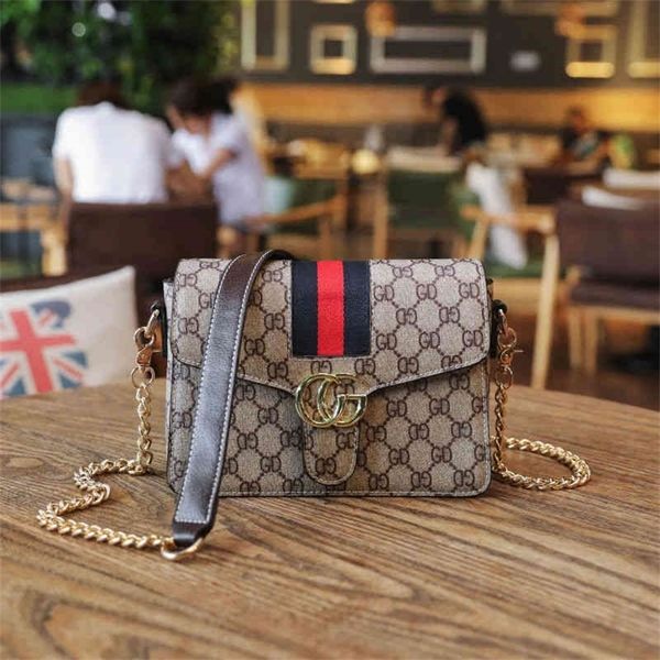 female spring summer fashion european and american retro one shoulder messenger bag chain small square bag printed women's factory stor
female spring summer fashion european and american retro one shoulder messenger bag chain small square bag printed women's factory stor