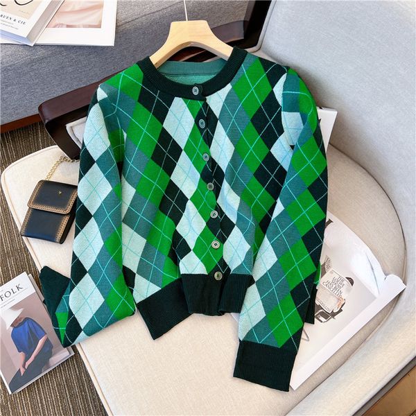 korean vintage contrast color argyle knitted cardigan 2022 autumn o-neck long sleeve sweaters women casual jumpers 2022 fall, White;black
korean vintage contrast color argyle knitted cardigan 2022 autumn o-neck long sleeve sweaters women casual jumpers 2022 fall, White;black