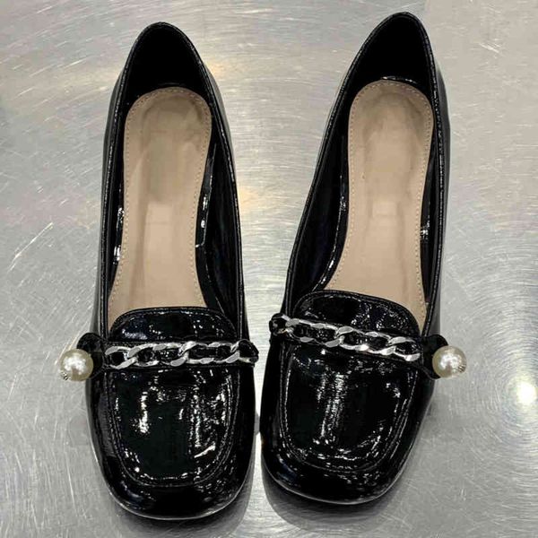 sandals three season mary jane women's shoes are made of real cow patent leather, exquisite chain decoration and fashionable ladies, Black
sandals three season mary jane women's shoes are made of real cow patent leather, exquisite chain decoration and fashionable ladies, Black