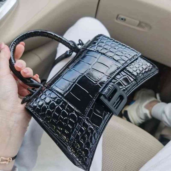 handbag designer balencaigass crocodile b family hourglass bag minority design high sense women's 2022 fashion messenger
handbag designer balencaigass crocodile b family hourglass bag minority design high sense women's 2022 fashion messenger