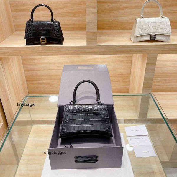 balencaigass handbags italy new hourglass bags handbag newretro leather hourglass bag trend b6kd luxury handbag 5a quality leather hourglass
balencaigass handbags italy new hourglass bags handbag newretro leather hourglass bag trend b6kd luxury handbag 5a quality leather hourglass