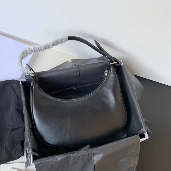 high-end 2022 spring and summer new women's underarm bag luxury simple design handbag 220801
high-end 2022 spring and summer new women's underarm bag luxury simple design handbag 220801