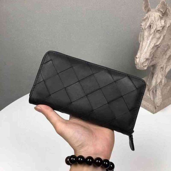 men's wallets holders cowhide weaving botttega highest quality designer bags christmas, Red;black
men's wallets holders cowhide weaving botttega highest quality designer bags christmas, Red;black