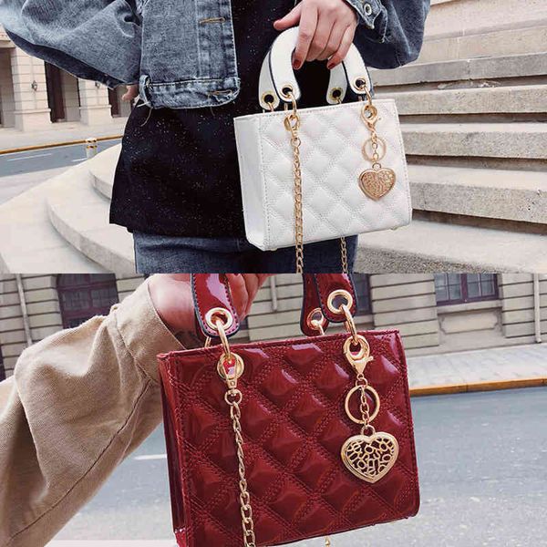 2022 fashion women's lattice bag versatile high-grade texture one shoulder small square bag
2022 fashion women's lattice bag versatile high-grade texture one shoulder small square bag