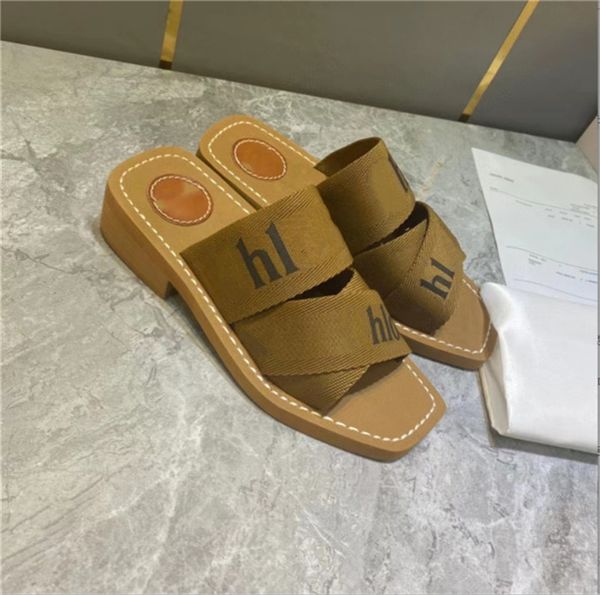 2022 branded women woody mules flat slipper designer lady lettering fabric outdoor leather sole slide sandal size 35--41, Black
2022 branded women woody mules flat slipper designer lady lettering fabric outdoor leather sole slide sandal size 35--41, Black