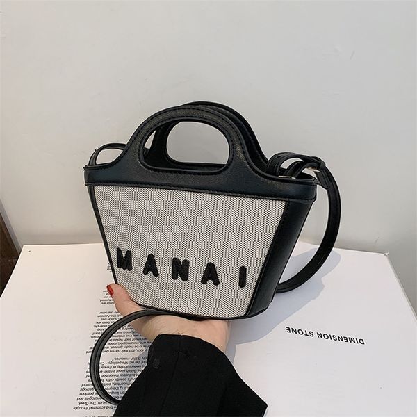 factory promotion simple letter splicing portable tote women's 2022 new fashion canvas embroidery bag single shoulder messenger bag
factory promotion simple letter splicing portable tote women's 2022 new fashion canvas embroidery bag single shoulder messenger bag