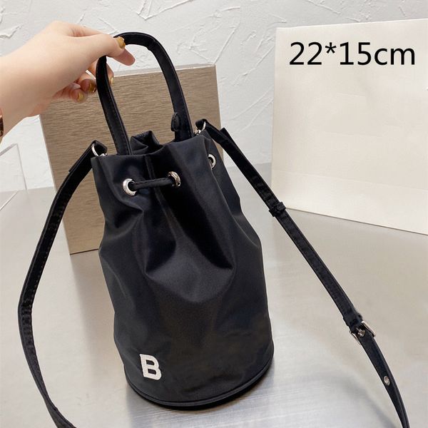 string bucket bags designer bag canvas buckets luxury handbag crossbody shoulder bag embroidery letters small fashion purse 2022 for men wom
string bucket bags designer bag canvas buckets luxury handbag crossbody shoulder bag embroidery letters small fashion purse 2022 for men wom