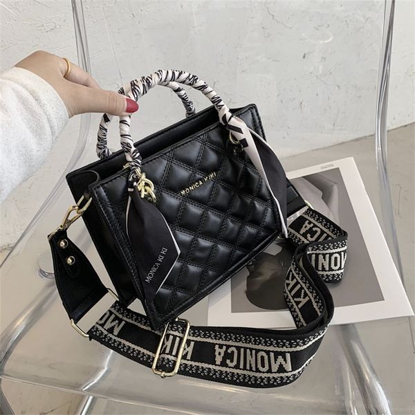 lingge small women's fashion versatile one messenger net red foreign style portable square 70% off wholesale sales
lingge small women's fashion versatile one messenger net red foreign style portable square 70% off wholesale sales