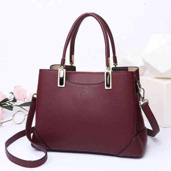 designers bags 2022 new korean fashion leather women's bag handbag middle-aged mother single shoulder messenger bag
designers bags 2022 new korean fashion leather women's bag handbag middle-aged mother single shoulder messenger bag