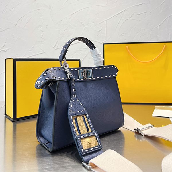 embroidery letter totes bag women cross body bags shoulder handbags purse soft genuine leather plain thread detachable wide strap twist lock
embroidery letter totes bag women cross body bags shoulder handbags purse soft genuine leather plain thread detachable wide strap twist lock
