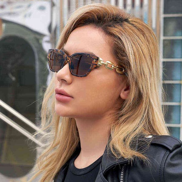 new fancy fashion men's and women's fashion street shooting sunglasses personality cool optical glass 19qf, White;black
new fancy fashion men's and women's fashion street shooting sunglasses personality cool optical glass 19qf, White;black