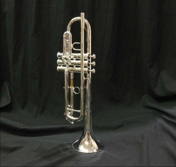 new jupiter jtr-110s trumpet b flat in good condition for beginner with full accesories
new jupiter jtr-110s trumpet b flat in good condition for beginner with full accesories