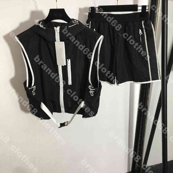 fall women designer luxury tracksuits hooded tank shorts 2 piece suit d..r brand logo sleeveless zip jacket safety buckle belt tracksuit spo, Gray
fall women designer luxury tracksuits hooded tank shorts 2 piece suit d..r brand logo sleeveless zip jacket safety buckle belt tracksuit spo, Gray