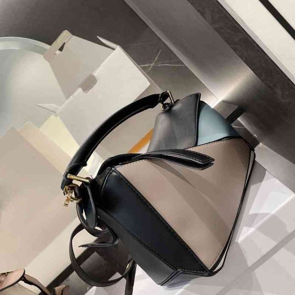 bags tote women leather multicolor stitching pillow bag handbag large-capacity shoulder brand designer crossbody wallet female purses 011012
bags tote women leather multicolor stitching pillow bag handbag large-capacity shoulder brand designer crossbody wallet female purses 011012