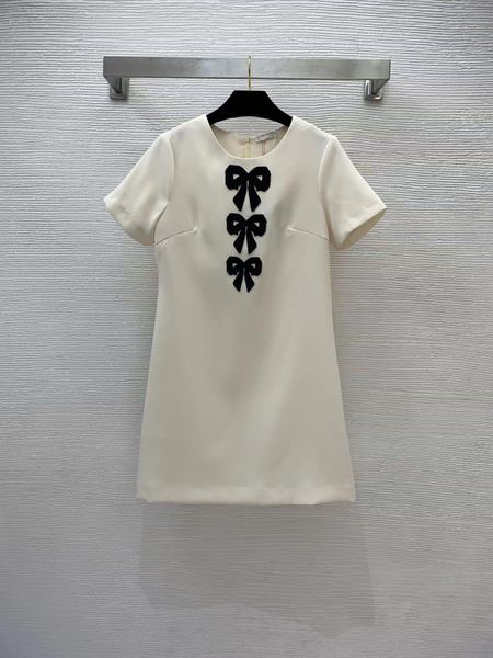 milan runway dress 2022 spring summer o neck print embroidery panelled designer dresses brand same style dress 0321-6, Black
milan runway dress 2022 spring summer o neck print embroidery panelled designer dresses brand same style dress 0321-6, Black
