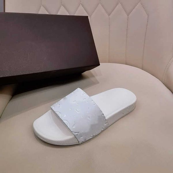 2021 classic men women slippers summer waterfront mule waterproof pool slide sandals outdoor casual cool luxury fashion wide flat flip flops, Black
2021 classic men women slippers summer waterfront mule waterproof pool slide sandals outdoor casual cool luxury fashion wide flat flip flops, Black