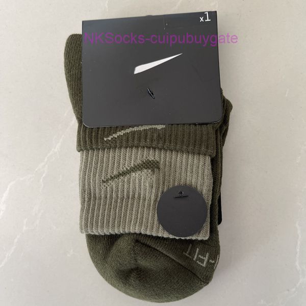 fashion classic men socks hook brand color stitched men's women's long tube sports training sock street couple middle tubes luxury, Black
fashion classic men socks hook brand color stitched men's women's long tube sports training sock street couple middle tubes luxury, Black