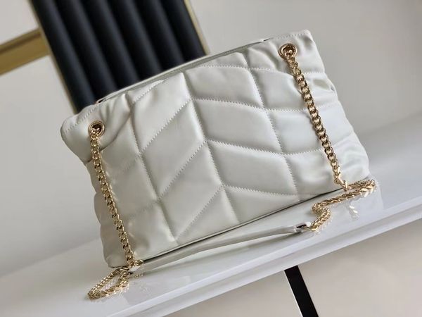 2022 fashion sophisticated shoulder bag messenger purse ladies wallet mini chain gold and silver
2022 fashion sophisticated shoulder bag messenger purse ladies wallet mini chain gold and silver