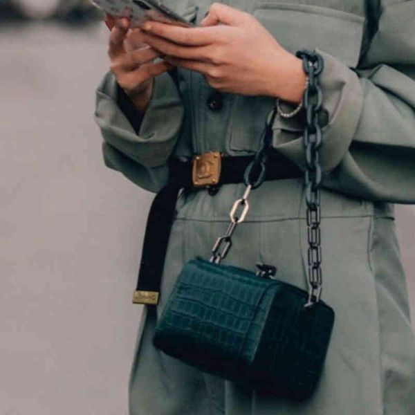 fashion women's new high-quality versatile bag luxury designer 2022 bag niche simple chain square box mini single shoulder crossbody
fashion women's new high-quality versatile bag luxury designer 2022 bag niche simple chain square box mini single shoulder crossbody