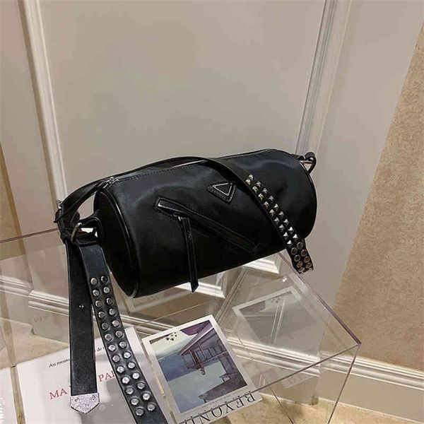 factory direct sale ins super fire women's bag version versatile one shoulder wide shoulder boston bucket bag
factory direct sale ins super fire women's bag version versatile one shoulder wide shoulder boston bucket bag