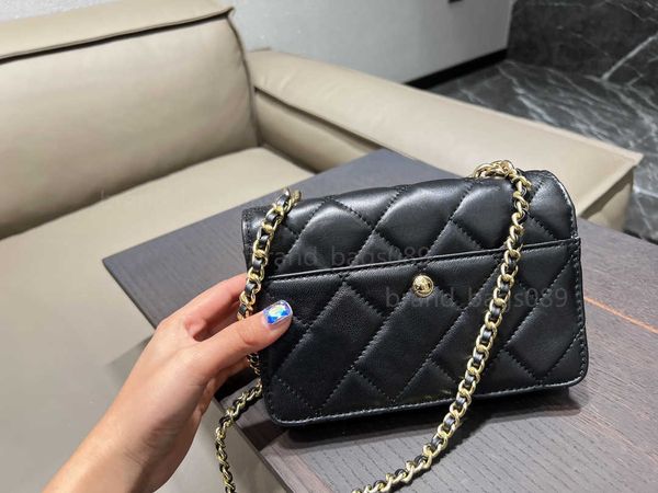 2022 19 woc mini bag two-color chain with original hardware purses wholesale channel cross body bags designer's change wallet
2022 19 woc mini bag two-color chain with original hardware purses wholesale channel cross body bags designer's change wallet