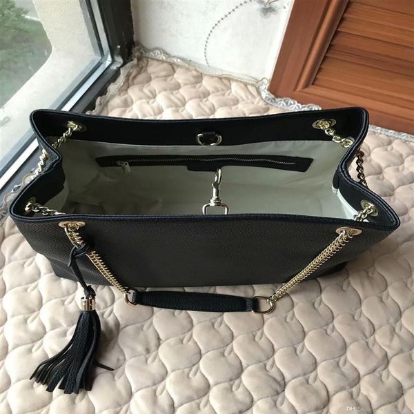 leather woman shoulder bag 2020 famous black emboss tassels fashion goes with everything216g
leather woman shoulder bag 2020 famous black emboss tassels fashion goes with everything216g