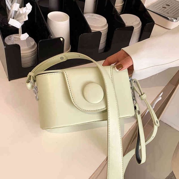 autumn and winter 2022 new fashion single shoulder msenger bag versatile high-end small square bag french female summer fashion brand wide s
autumn and winter 2022 new fashion single shoulder msenger bag versatile high-end small square bag french female summer fashion brand wide s