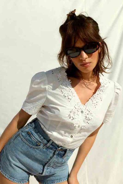 women's blouses shirts legal system ro spring and summer product heavy industry three-dimensional hollow out embroidery v-neck short sl, White
women's blouses shirts legal system ro spring and summer product heavy industry three-dimensional hollow out embroidery v-neck short sl, White