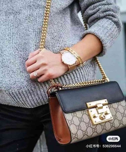 2022 new designer handbags printing fashion trend lock chain moonlight treasure box single shoulder diagonal cross color
2022 new designer handbags printing fashion trend lock chain moonlight treasure box single shoulder diagonal cross color