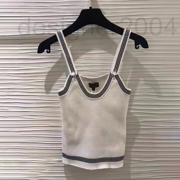 women's t-shirt designer 2022 early spring xiaoxiang embroidered lace hem split knitted vest black and white woven slim bottomed shirt
women's t-shirt designer 2022 early spring xiaoxiang embroidered lace hem split knitted vest black and white woven slim bottomed shirt