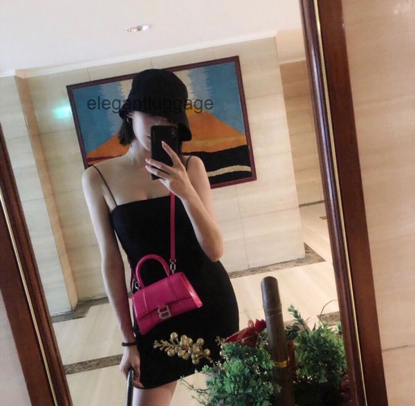 handbags crossbody 2022 b bags bbalencaig'ss fashion trend home letter buckle designer crocodile hourglass bag mini cowhide one ftrm
handbags crossbody 2022 b bags bbalencaig'ss fashion trend home letter buckle designer crocodile hourglass bag mini cowhide one ftrm