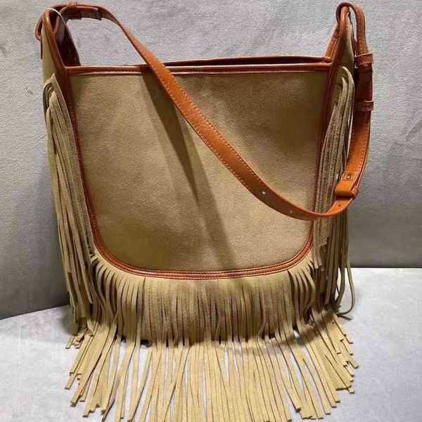tassel female bag 2021 new luxury real leather large-capacity bucket bag shoulder messenger khaki crossbody bag for women g220421
tassel female bag 2021 new luxury real leather large-capacity bucket bag shoulder messenger khaki crossbody bag for women g220421