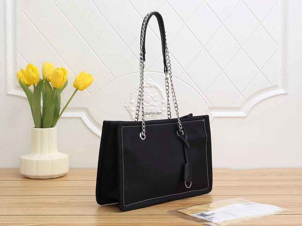 2022 luxury brand classic design wholesale vintage women fashion purse crossbody handbag shoulder chain bags nylon bag waterproof messenger
2022 luxury brand classic design wholesale vintage women fashion purse crossbody handbag shoulder chain bags nylon bag waterproof messenger