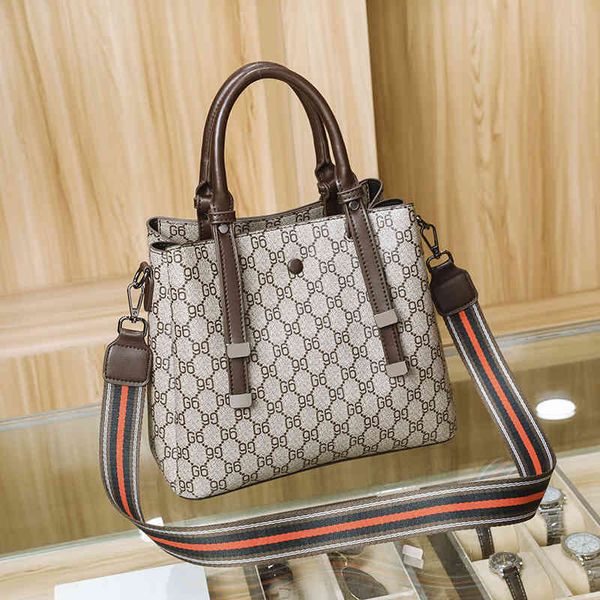 2022 new designer handbags version sense autumn and single messenger capacity portable bucket
2022 new designer handbags version sense autumn and single messenger capacity portable bucket