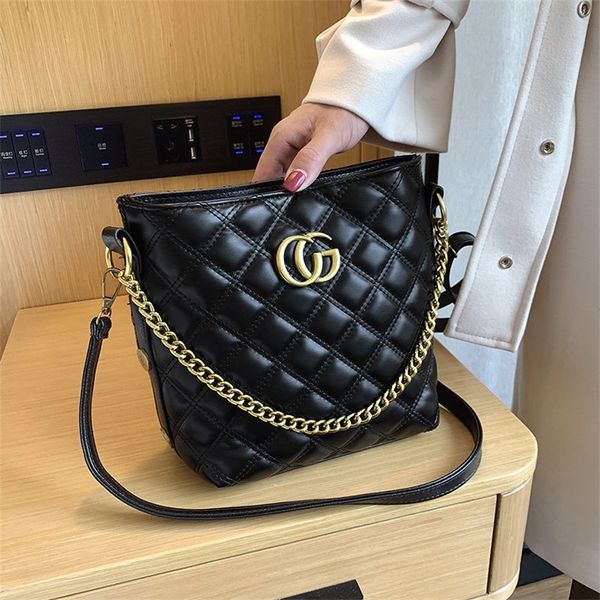 women's super fashion lingge single messenger advanced sense version net red envelope 75% off online wholesale
women's super fashion lingge single messenger advanced sense version net red envelope 75% off online wholesale