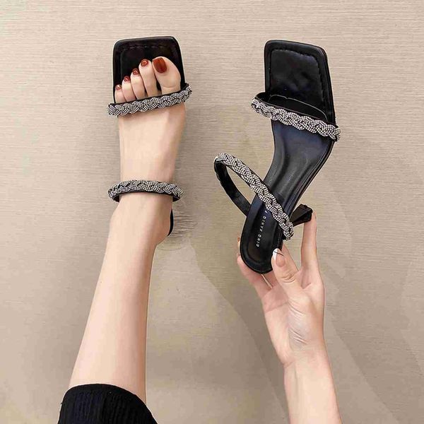 classic luxury paris fashion high heels sandals summer chain decoration ladies slippers 2022 new black zapatillas mujer designer elling
classic luxury paris fashion high heels sandals summer chain decoration ladies slippers 2022 new black zapatillas mujer designer elling
