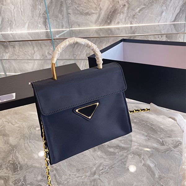 classic 2022 medieval leisure nylon bag shoulder totes new women's bag parachute cloth vintage gold handle handbag handbags
classic 2022 medieval leisure nylon bag shoulder totes new women's bag parachute cloth vintage gold handle handbag handbags