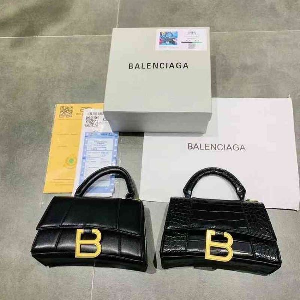 balencaigass hourglass bag women's new french high sense handbag vintage crocodile single shoulder messenger bag fashion
balencaigass hourglass bag women's new french high sense handbag vintage crocodile single shoulder messenger bag fashion