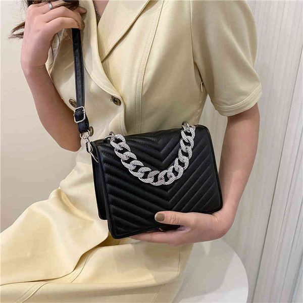 spring 2022 new trend fashion chain portable women's bag texture messenger crossbody shoulder bags
spring 2022 new trend fashion chain portable women's bag texture messenger crossbody shoulder bags