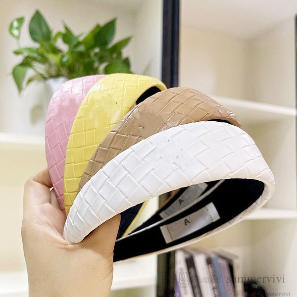 designer girls letter hair sticks girls candy color pu leather wide party hairbands fashion old kids princess accessories q7212, Slivery;white
designer girls letter hair sticks girls candy color pu leather wide party hairbands fashion old kids princess accessories q7212, Slivery;white