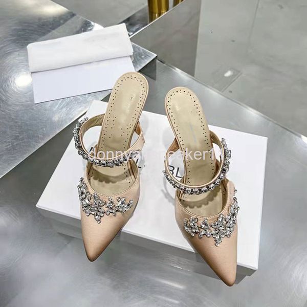 slippers the sandals in the early autumn of are matched with shiny crystal to achieve a beautiful muller lace high-heeled shoes, Black
slippers the sandals in the early autumn of are matched with shiny crystal to achieve a beautiful muller lace high-heeled shoes, Black