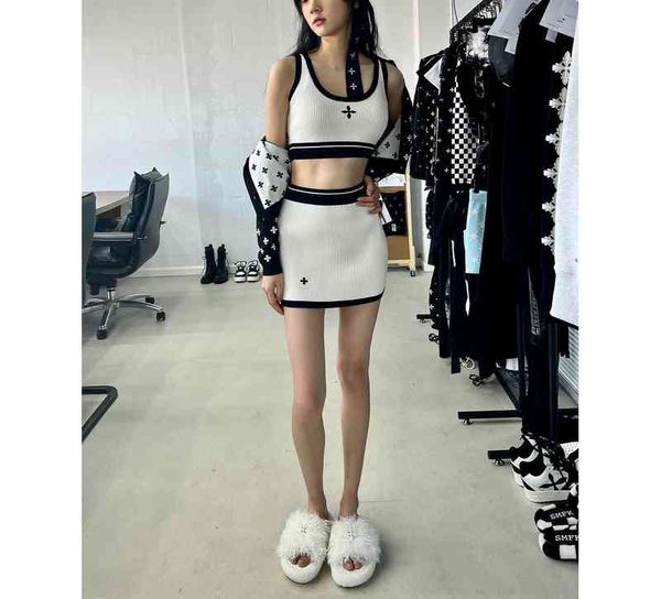 high-quality women's clothing independent designer brand smfk cross flower holiday suit jacquard craft sports vest shorts black and whi, White
high-quality women's clothing independent designer brand smfk cross flower holiday suit jacquard craft sports vest shorts black and whi, White