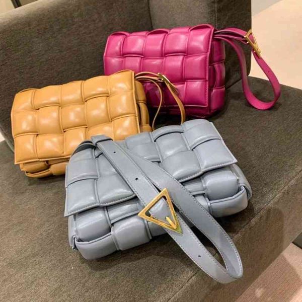 bottegas bag handbags designer cassette woven sheep pickup with pillow single shoulder messenger women's triangle buckle small square v
bottegas bag handbags designer cassette woven sheep pickup with pillow single shoulder messenger women's triangle buckle small square v