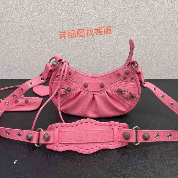locomotive designer bags balencaigass half moon armpit dumplings classic motorcycle bag adjustable woven shoulder strap
locomotive designer bags balencaigass half moon armpit dumplings classic motorcycle bag adjustable woven shoulder strap